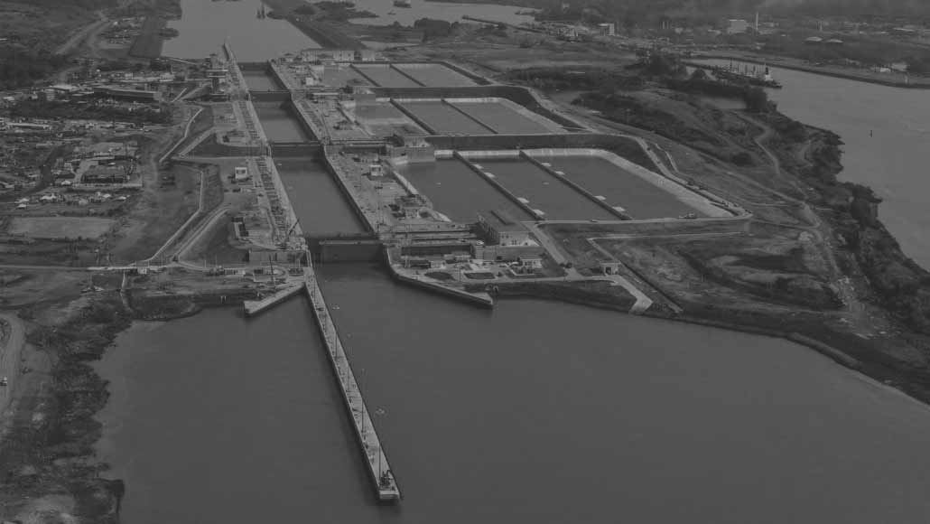 panama-canal-b-w.jpg
