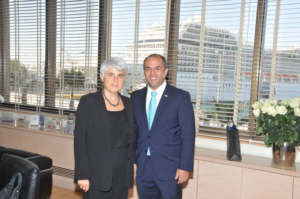 Minister-Arauz-and-Ms-Franglou-Navios.jpg