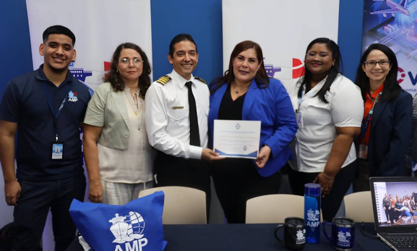 AMP PRESENTE EN FERIA PORTUARIA y LOGÍSTICA DE LA UMIP