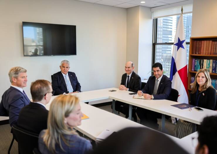 BLACKSTONE Y SSA MARINE MUESTRAN INTERÉS EN NUEVAS INVERSIONES EN PANAMÁ, TRAS REUNIÓN CON EL PRESIDENTE MULINO
