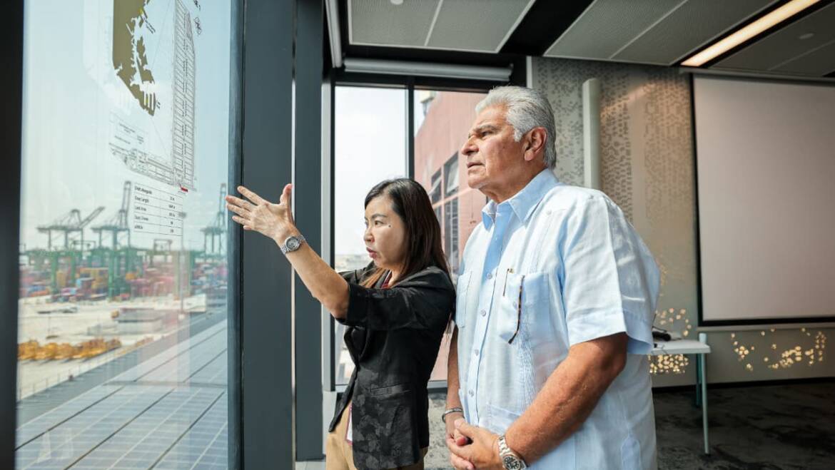 MULINO VISITA LA TERMINAL AUTOMATIZADA MÁS GRANDE DEL MUNDO: EL PUERTO DE TUAS, EN SINGAPUR
